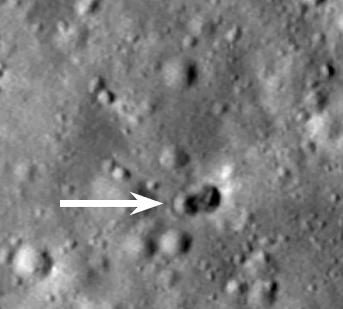 صورة للحفرة المزدوجة نشرتها وكالة ناسا