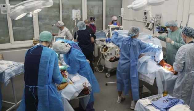 فرنسا ترسل معدات طبية الى أوكرانيا