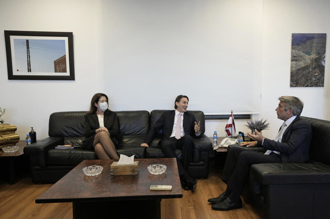 لبنان يمدد الموعد النهائي لمنح التراخيص للتنقيب عن الغاز