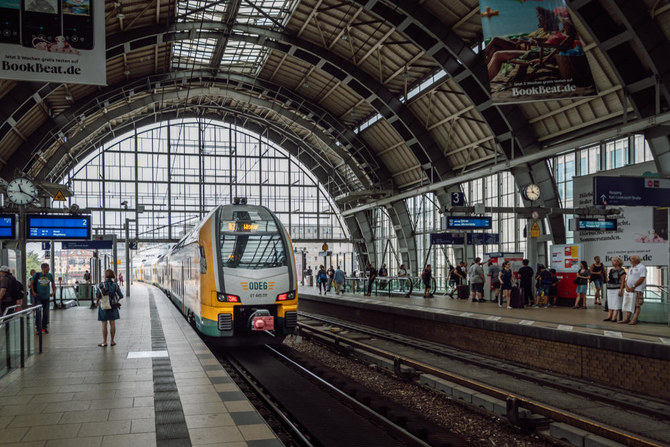 مقتل ثلاثة اشخاص واصابة اخرين بعد خروج قطار عن مساره في جنوب ألمانيا