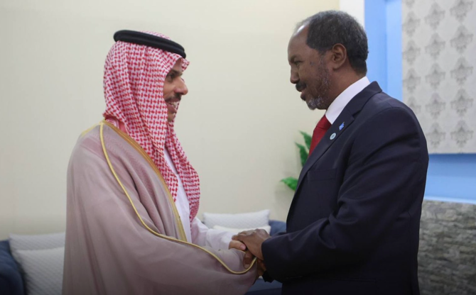 وزير الخارجية السعودي يحضر حفل تنصيب رئيس الصومال