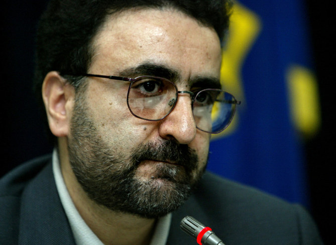 إيران تعتقل ناشطا بارزا وصانعي أفلام بتهم أمنية
