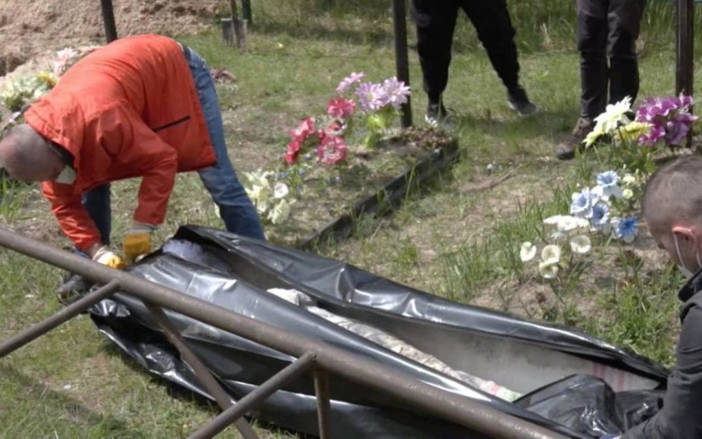 اكتشاف أكثر من 1600 جثة مجهولة الهوية في أوكرانيا
