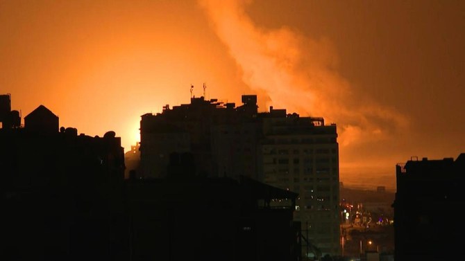 الجيش الاسرائيلي يقصف موقعا عسكريا لحماس في غزة بعد اطلاق صواريخ