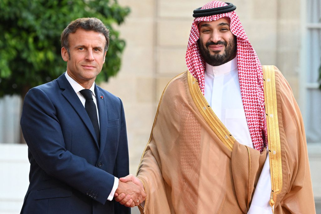 الرئيس الفرنسي يبحث أزمة الطاقة في أوروبا مع ولي العهد السعودي