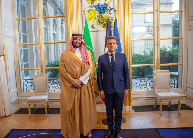 الرئيس الفرنسي يستقبل ولي العهد السعودي في قصر الإليزيه