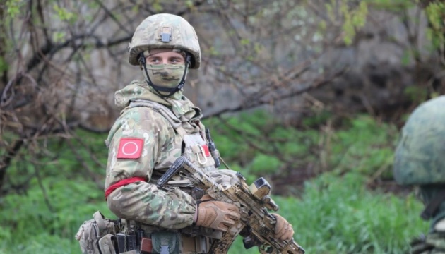 القوات الخاصة الروسية تستخرج المعلومات من أقارب أسرى الحرب الأوكرانيين