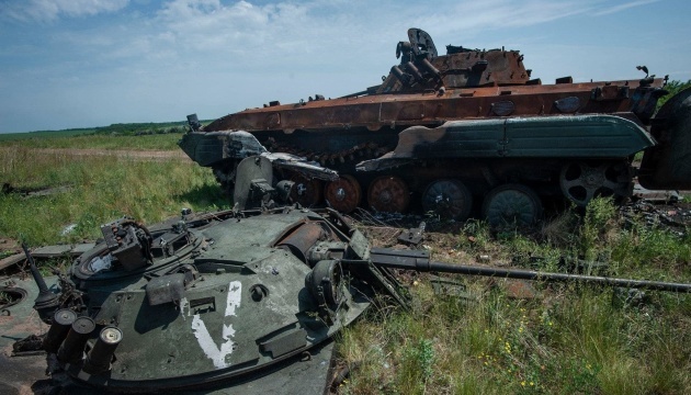 المشاة يدمرون دبابة روسية أخرى في منطقة خيرسون