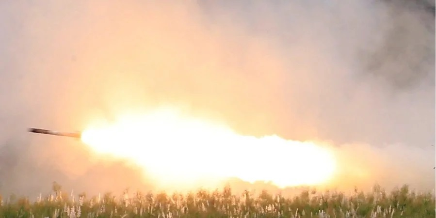 الولايات المتحدة ترسل أكثر من 20 صاروخًا من طراز MLRS الى اوكرانيا