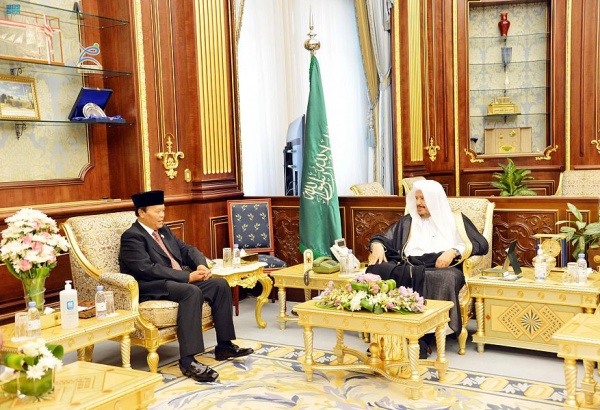 رئيس مجلس الشورى السعودي يستقبل مسؤول اندونيسي