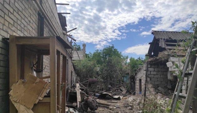 قصف العدو 11 مستوطنة في منطقة دونيتسك ، ما أسفر عن سقوط قتلى وجرحى