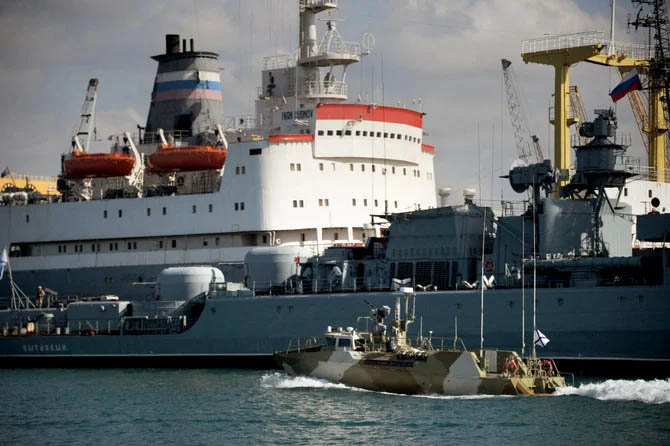 لبنان يتلقى شكاوى من الغرب بشأن رسو سفينة سورية محملة بالحبوب