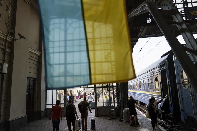 ارتفاع حصيلة ضحايا هجمات محطة أوكرانيا وتعهد الاتحاد الأوروبي بالمساءلة