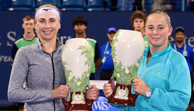 الأوكرانية ليودميلا تفوز ببطولة اتحاد لاعبات التنس المحترفات