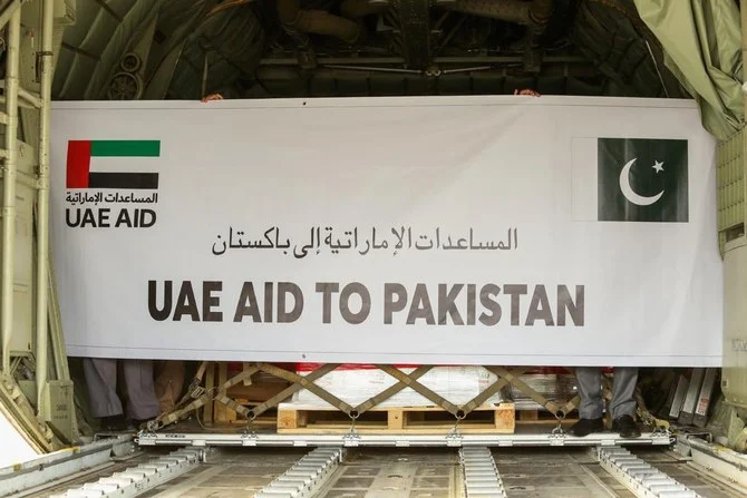 الإمارات تبدأ تشغيل جسر جوي لتقديم الإغاثة لضحايا الفيضانات في باكستان
