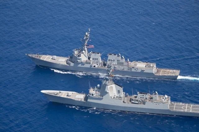 البحرية المصرية تجري تدريبات مشتركة مع سفن أمريكية وإسبانية