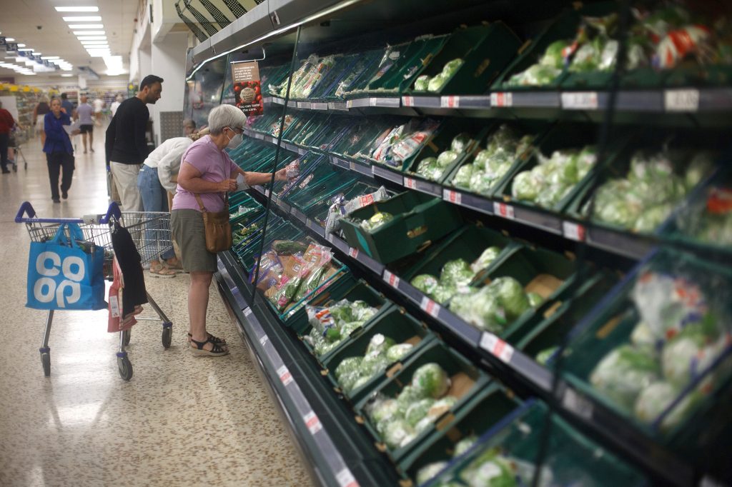 الحرب في أوكرانيا ترفع أسعار المواد الغذائية في المملكة المتحدة إلى مستويات عالية جديدة