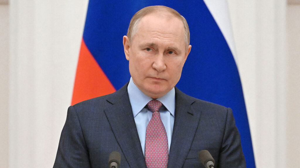 بوتين يسمح للمفتشين بزيارة المحطة النووية التي تحتلها روسيا