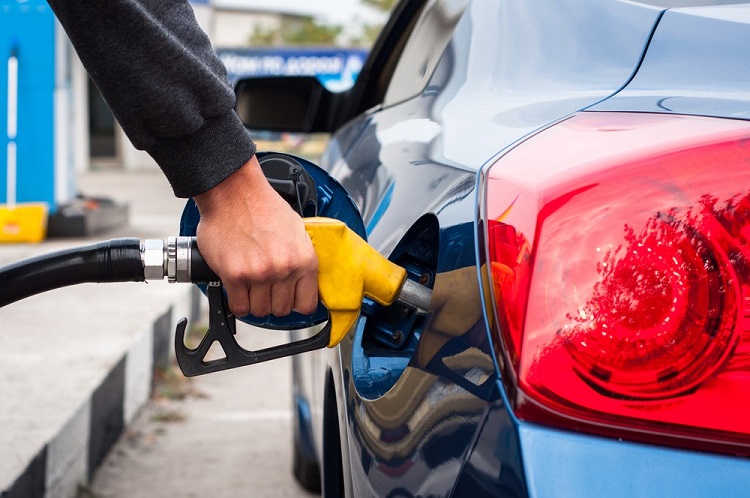 تراجع اسعار البنزين في الولايات المتحدة الى ادنى مستوياتها