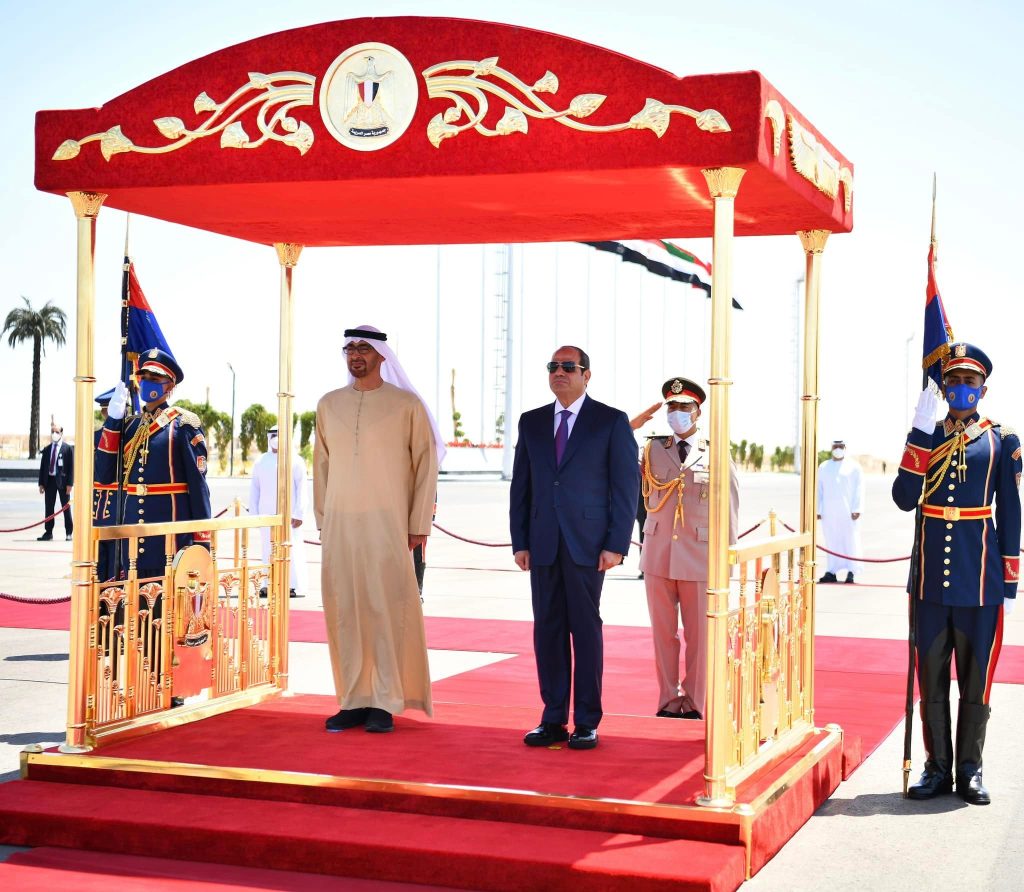رئيسا الإمارات ومصر ناقشا التعاون الثنائي وفرص توسيعه في مختلف المجالات