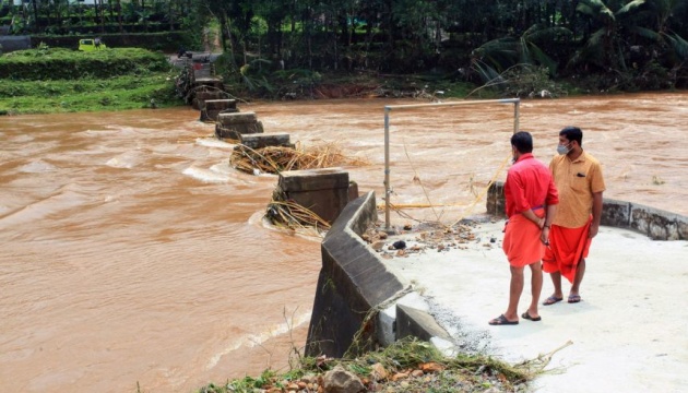 فيضانات وانهيارات أرضية تودي بحياة 15 شخصًا شمال الهند