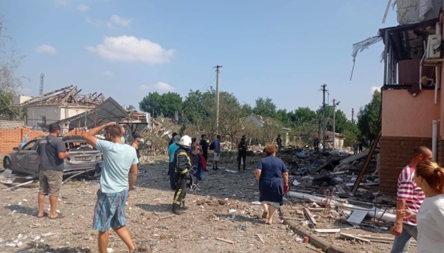 قصف فوزنيسنسك وثمانية جرحى بينهم أطفال