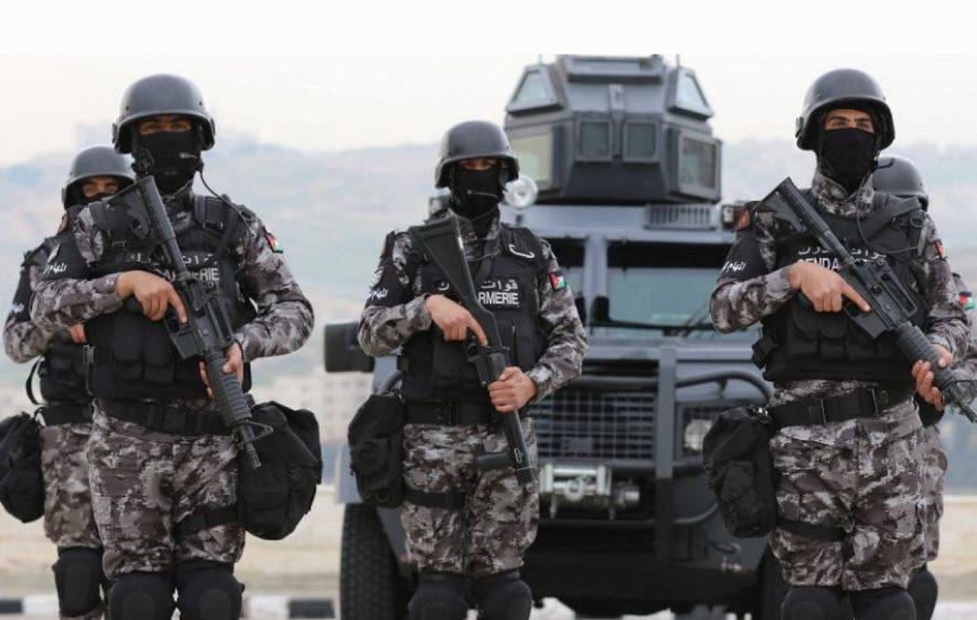 قوات الأمن الأردنية تنفي شائعات إغلاق الرويشد