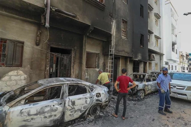 مصر تدعو إلى وقف تصعيد العنف بعد مقتل 32 شخصا في اشتباكات طرابلس