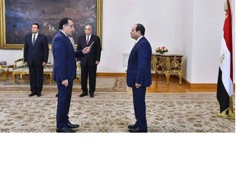 مصر تعين 13 وزيرا جديدا في تعديل وزاري