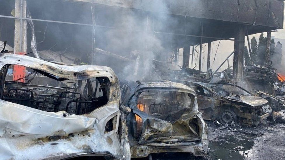 مقتل وجرح عدد من المدنيين الأوكرانيين في هجمات صاروخية روسية في الجنوب