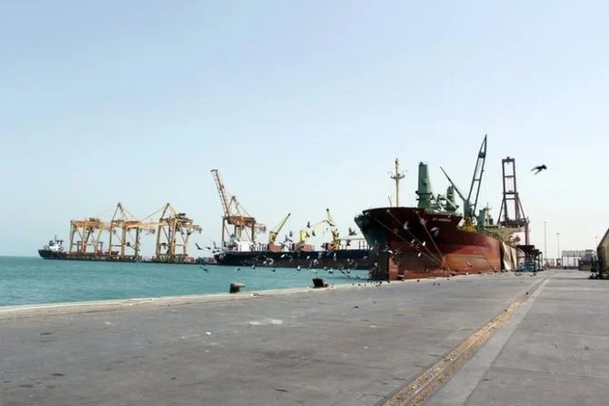 الحكومة اليمنية تنفي مزاعم الحوثيين بشأن قيود جديدة على سفن الوقود