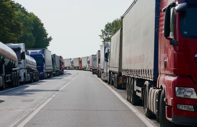 تزايد عدد الشاحنات على الحدود الأوكرانية البولندية