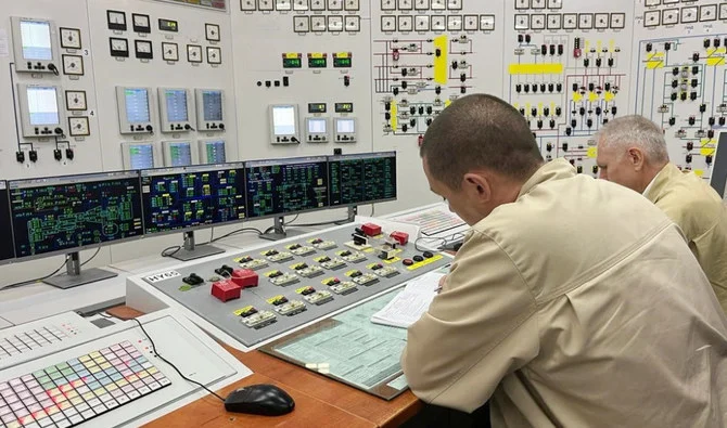 محطة اوكرانيا النووية تفقد خط الكهرباء مع تصاعد الخلاف حول الطاقة بين موسكو والغرب