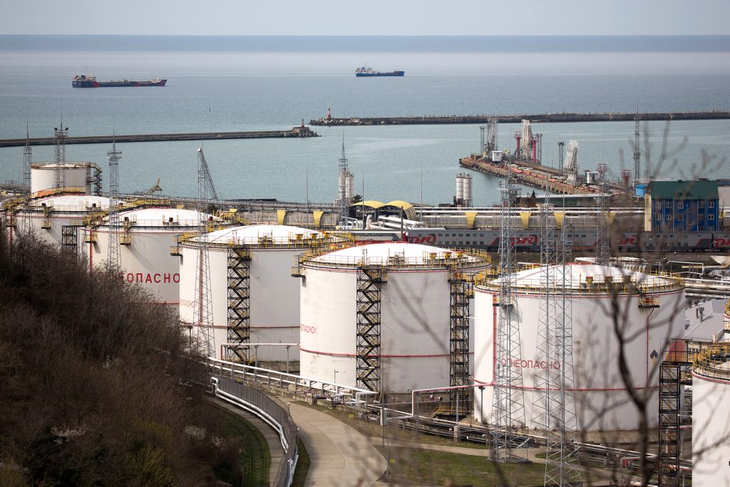 وزراء مالية دول مجموعة السبع يخطط لتطبيق حد أقصى لسعر منتجات النفط والبنزين الروسية