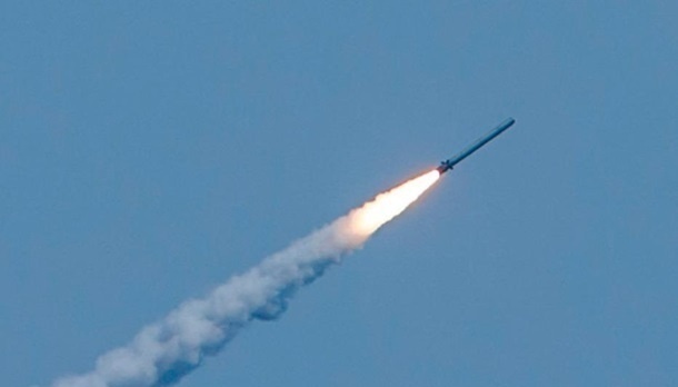 العدو يطلق خمسة صواريخ موجهة على منطقتي دنيبروبتروفسك وزابوريجيه