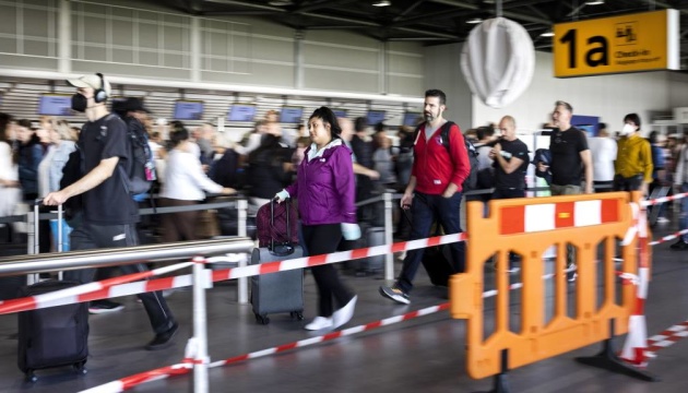 شركة الطيران KLM تلغي أكثر من 40 رحلة جوية بسبب الازدحام في مطار شيفول