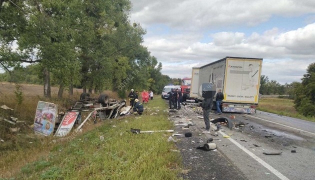 حادث اصطدام شاحنتين ووفاة السائقين بمنطقة تشيركاسي