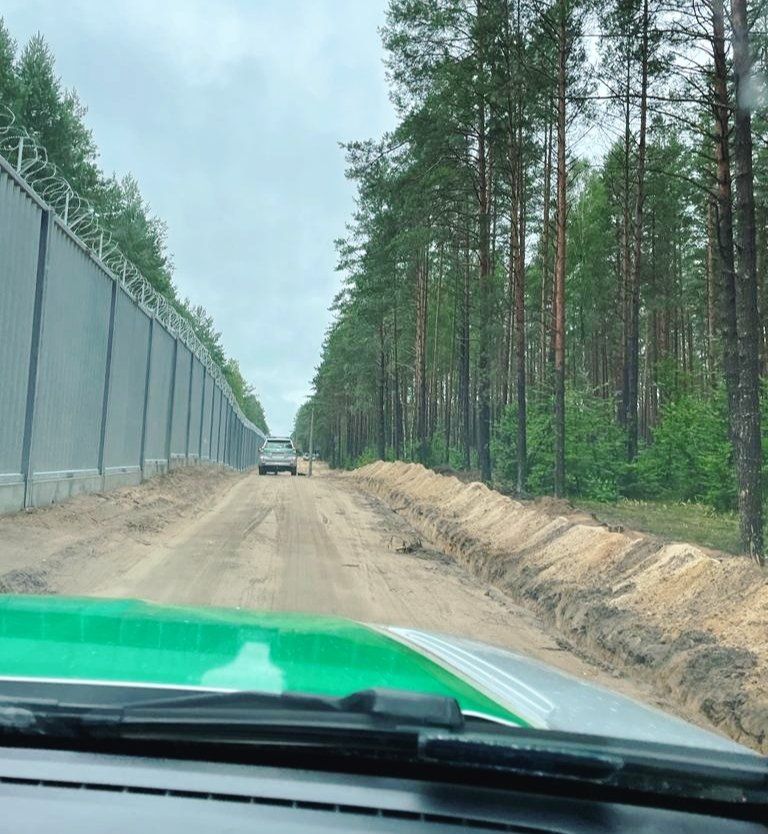 بولندا تكمل بناء جدار على الحدود مع بيلاروسيا