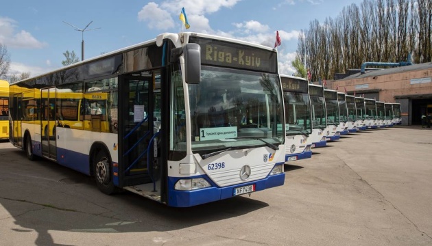 تشغيل 11 حافلة استلمتها العاصمة كييف من ريغا