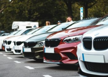 فرضها عهد بايدن على السيارات الأمريكيه