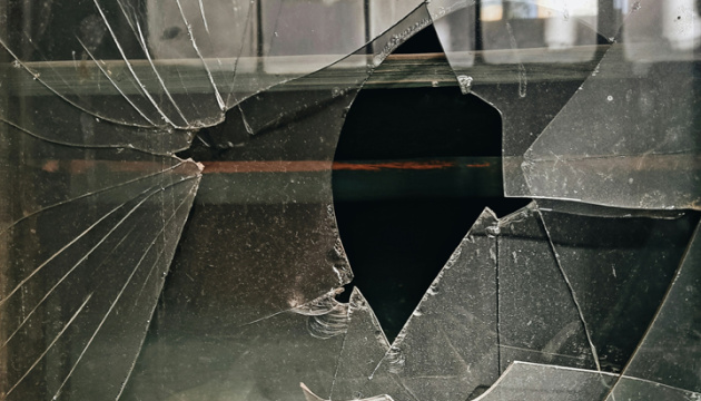 تضرر مبنى القنصلية العامة البولندية إثر شظايا صواريخ روسيا ليلاً