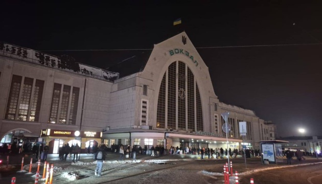 قرر مجلس الدفاع في كييف الحد من استخدام الكهرباء للإضاءة الخارجية